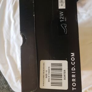 Torrid black velvet pumps size 12